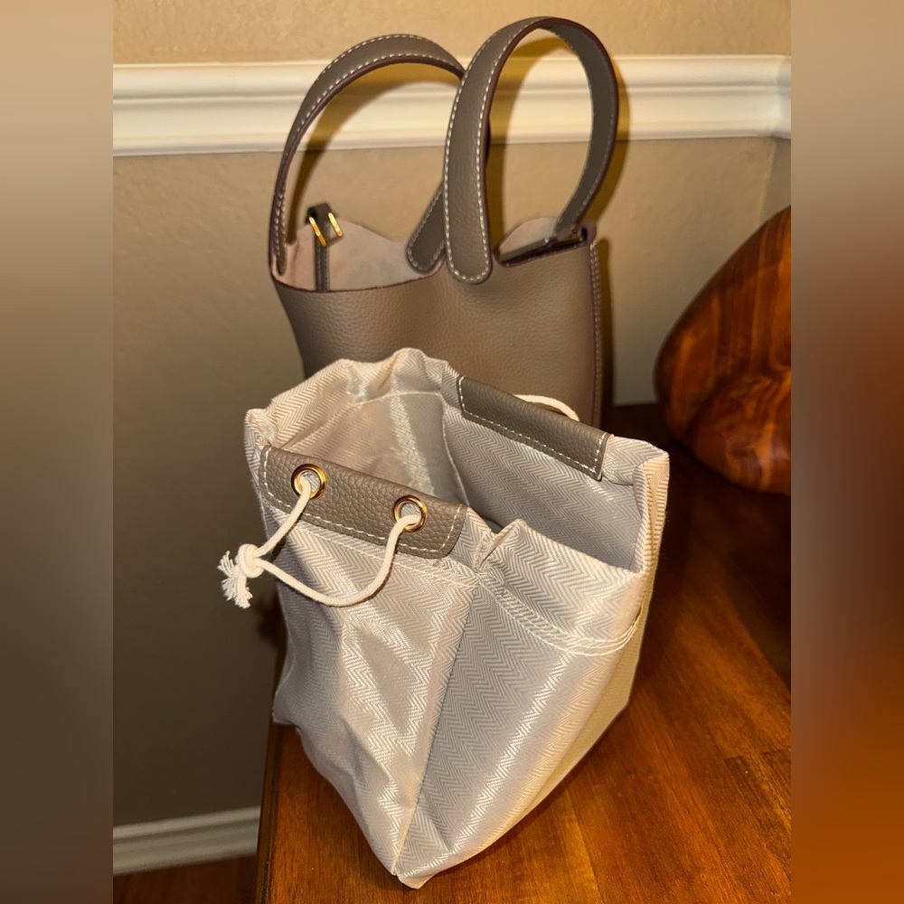 Boutique Taupe Leather Bucket Bag - Picture 8 of 8